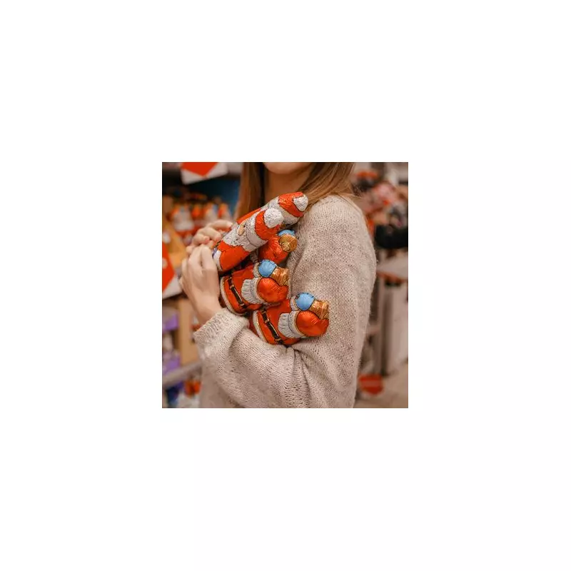 Aldi shopper stunned by £11.99 price for 700g Heroes tin