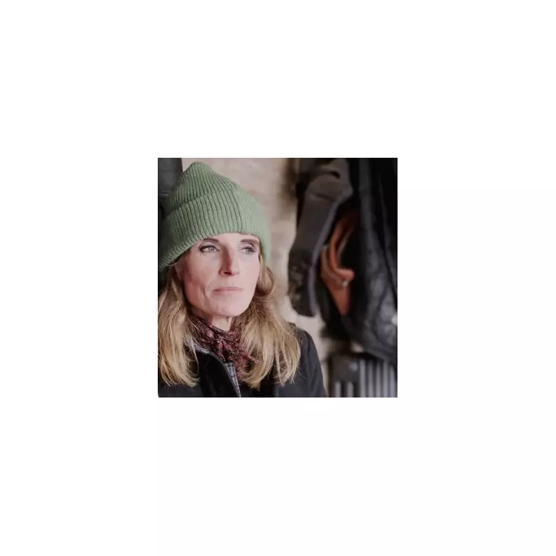 Amanda Owen Fights 'Pretend Farmer' Claims with Gritty Reality