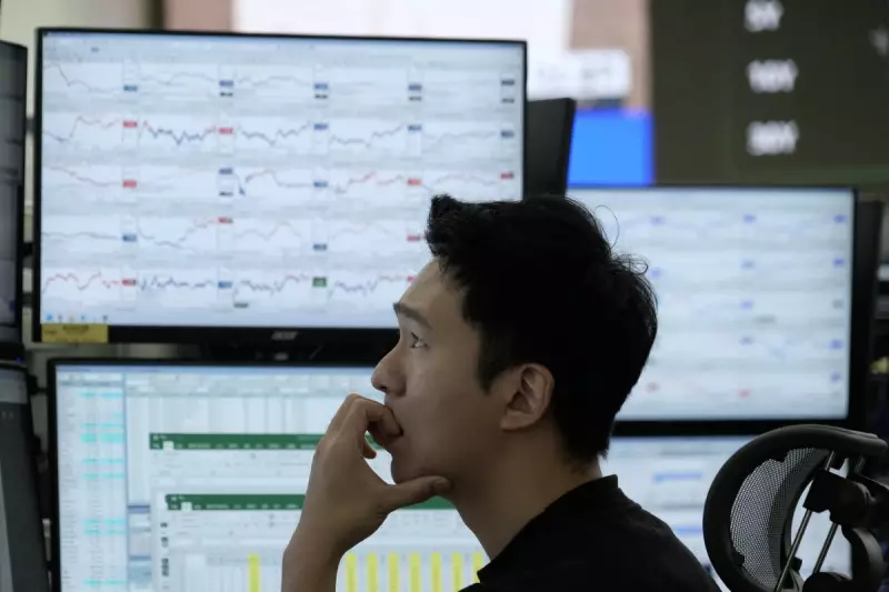 Asian Shares Tumble as AI Stock Fears and Rate Cut Doubts Rattle Markets