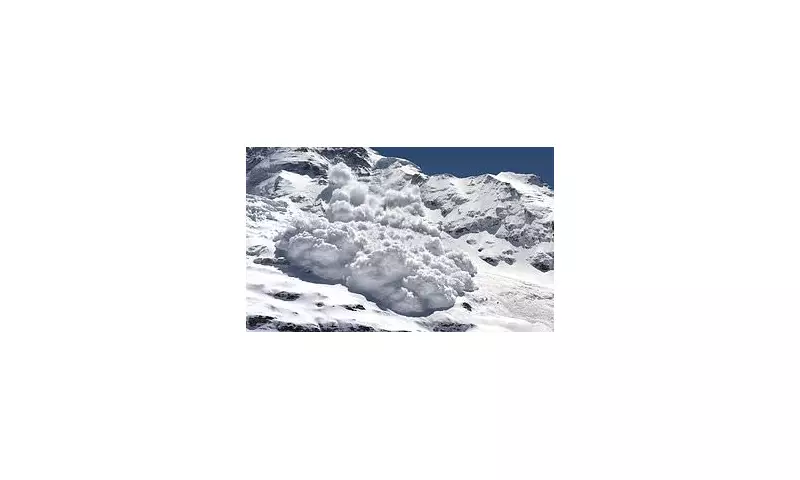 Avalanche on Stubai Glacier Buries Skiers, Major Rescue Underway