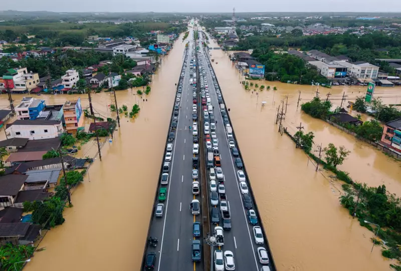 Global Lens: Floods, Conflict & Vigils in Tuesday's Top Photos