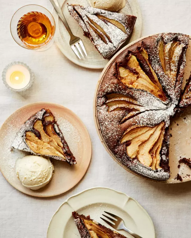 Indulgent Pear, Chocolate & Hazelnut Torte: Your New Favourite Autumn Dessert