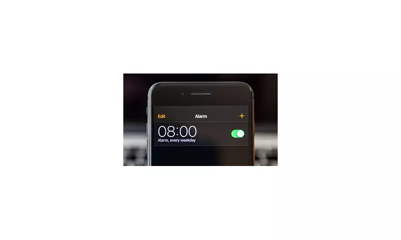 iPhone Alarm Glitch Leaves Brits Fuming: Sleepy Commuters and Missed Flights Plague Users