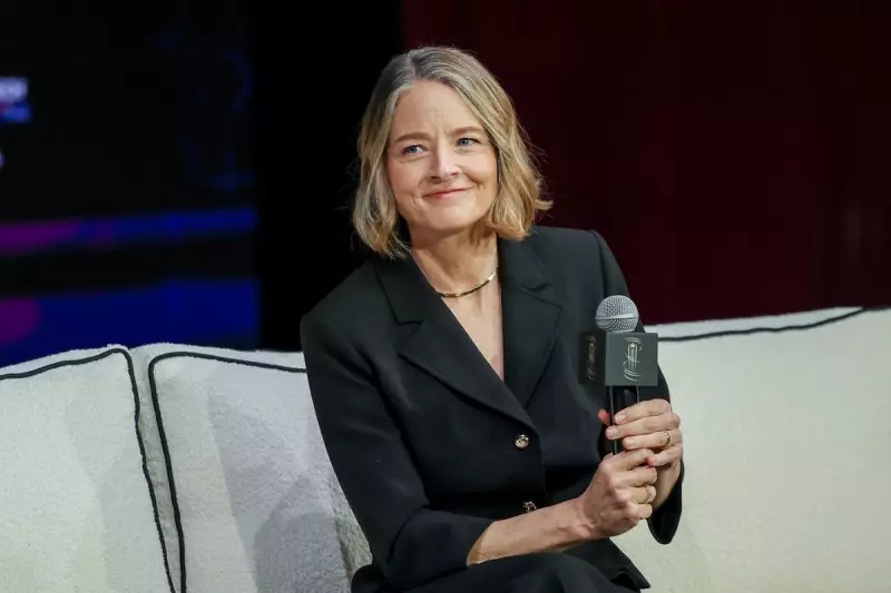 Jodie Foster's First Impression of Robert De Niro Was 'Uninteresting'