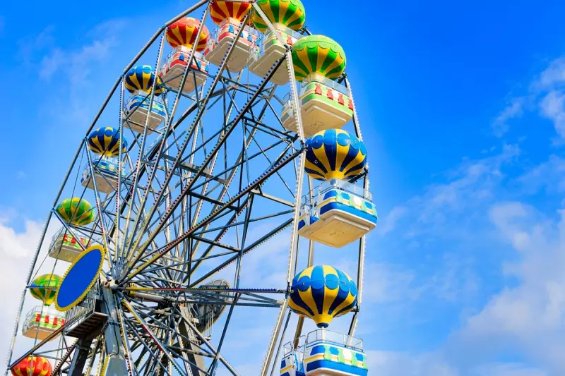 Louisiana Amusement Park Horror: Two Young Girls Abandoned on Ferris Wheel in Freezing Temperatures