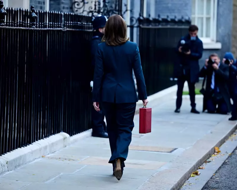 OBR Warns UK Finances 'Vulnerable' Despite Reeves's £22bn Budget Buffer