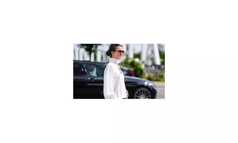 Party Season's Hottest Denim Trend: How to Style Statement Jeans for Unforgettable Nights Out