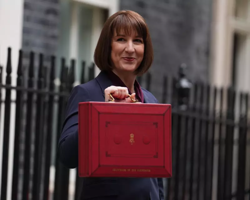 Reeves' Budget Faces Centrist Crisis as Case Warns of Voter Exodus