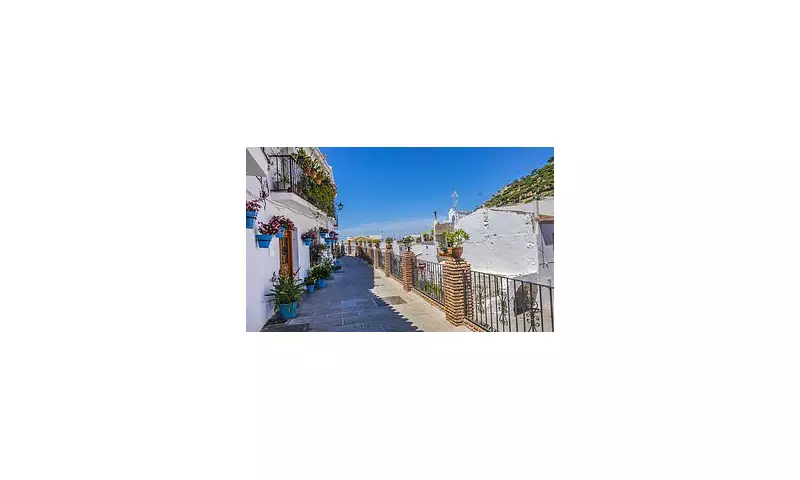 Spain Tops Global List for UK Holiday Home Buyers in 2024