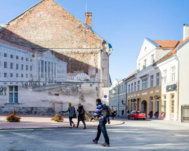 Stone Age 'Gum' Reveals DNA of 10,500-Year-Old Teenage Girl