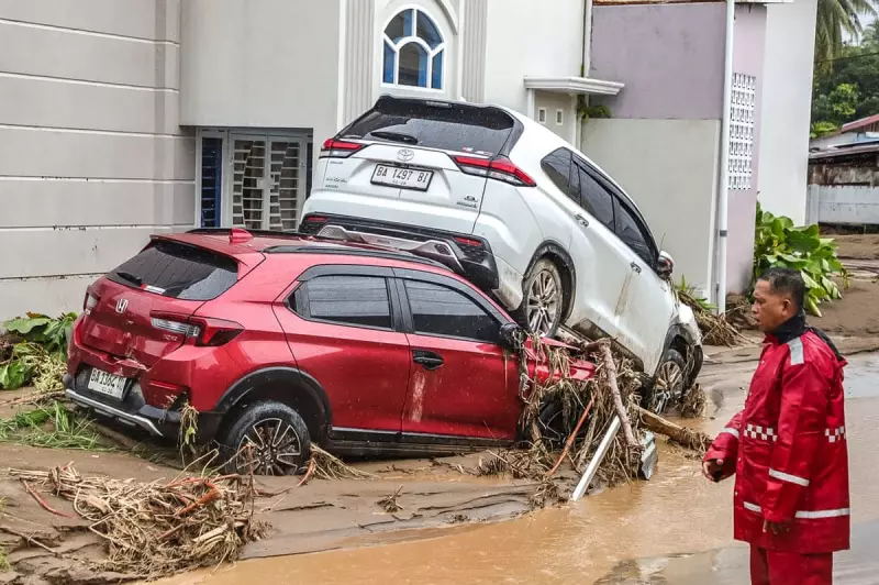 Sumatra Flood Death Toll Rises as Rescue Efforts Intensify