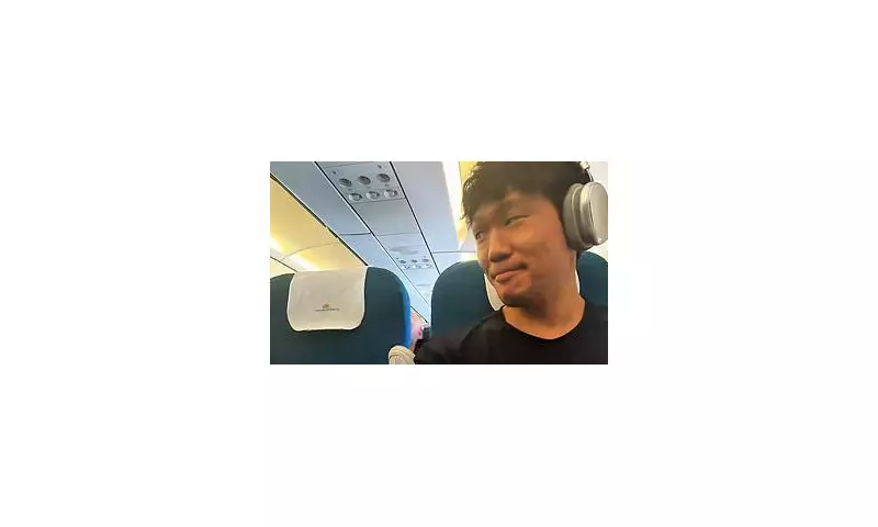 Toddler's Mid-Flight Tantrum: Passenger Films 'Worst Seat Ever'