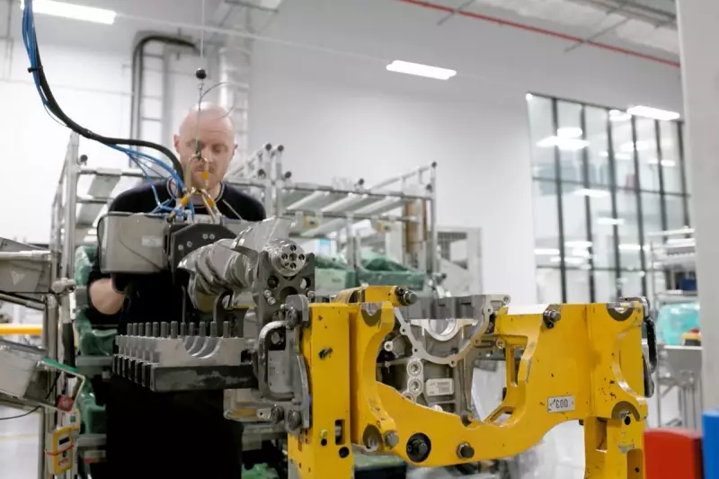 UK Business Activity Plummets to 7-Month Low Amid Manufacturing Slump