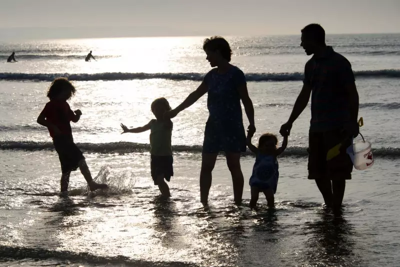 UK Scraps Two-Child Benefit Cap in £3bn Poverty Reduction Move