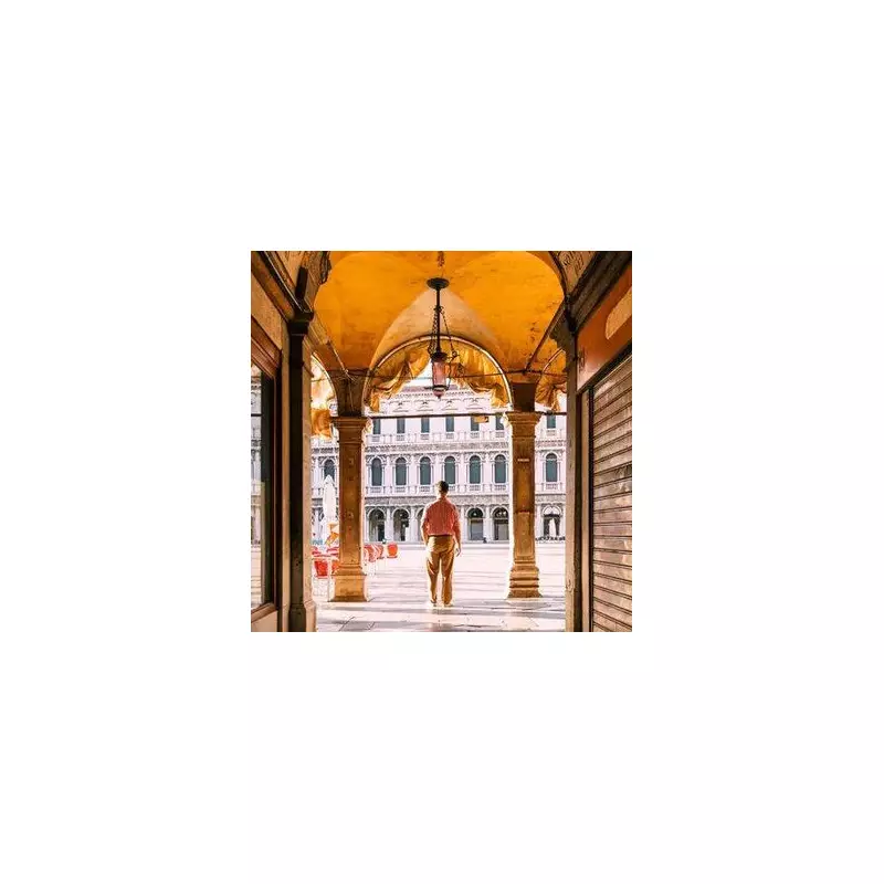 Venice holiday warning: Feeding pigeons could cost you £438 fine