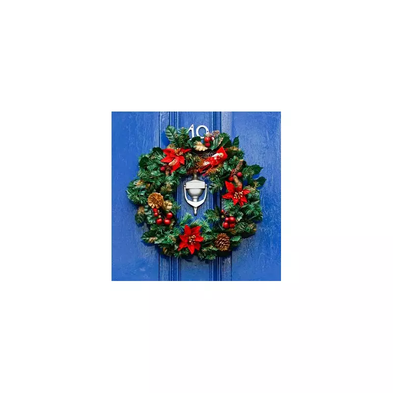 Zero-Damage Christmas Wreath Hack Uses Just One Item