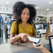 28 Shops Offering £15 Christmas Cashback Bonuses via Sprive App