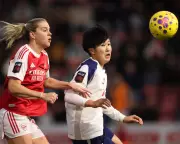 Arsenal's WSL Title Hopes Dented in 0-0 Tottenham Stalemate