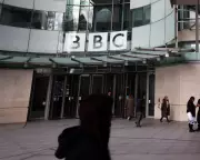 BBC Considers Apology to Trump Over $1 Billion Legal Threat