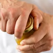 Cambridge Professor's Genius Jar Opening Trick: No Strength Needed