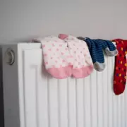 Expert: Drying Clothes on Radiators Increases Energy Bills and Mould Risk