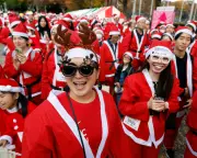 Global Weekend in Focus: From Tokyo's Santa Parade to Gaza Aid