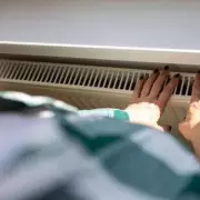 Hairdryer Trick Makes Radiators Heat Faster & Slash Energy Bills