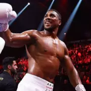 Lawrence Okolie Offers to Train Jake Paul for Anthony Joshua Fight