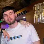 Liverpool man's 325-mile run to honour friend killed in dock accident