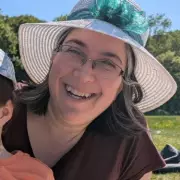 Mum of Five Bans Smartphones, Echoing Prince William's Stance