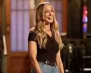 Nikki Glaser's SNL Hosting Debut Stuns with Edgy Comedy Monologue