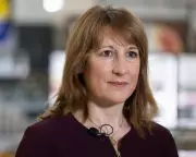 Rachel Reeves Faces £2.7tn Bond Market Test in Crucial Budget