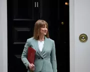 Reeves to Axe Heat Pump Subsidies for Thousands in Budget Energy Plan