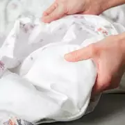 Remove yellow pillow stains with 4p dishwasher tablet hack