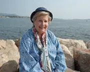 Sandi Toksvig's Great Riviera Rail Trip: A Joyful TV Journey