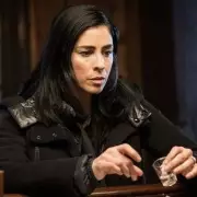 Sarah Silverman's Acclaimed Drama 'I Smile Back' Hits Netflix US