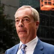 Starmer Brands Farage 'Spineless' Over Racism Allegations