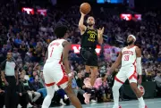 Stephen Curry Injures Quad in Warriors' NBA Cup Defeat to Rockets