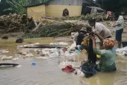 Sumatra Floods: 303 Dead as Desperate Residents Loot for Food