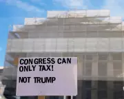 Trump's Tariff Powers Face Supreme Court Showdown: Constitutional Crisis Looms