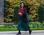 UK to End Automatic Asylum Support in Sweeping Immigration Reforms