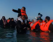 UK's New Asylum Plan: 20-Year Wait & Temporary Status for Refugees