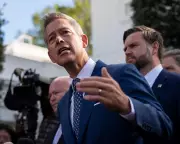 US Government Shutdown Crisis: Widespread Airport Chaos and Flight Delays Hit Travellers