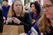 US Government Shutdown Forces Families to Rely on Food Pantries