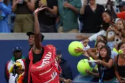 Venus Williams Defies Age: Tennis Legend Scores Stunning Victory at Auckland Classic