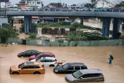 Vietnam Floods Kill 43, Coffee Harvest at Risk Amid Climate Warnings