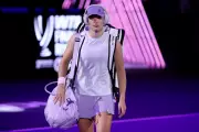 WTA Finals Showdown: Swiatek Faces Rybakina in Blockbuster Clash