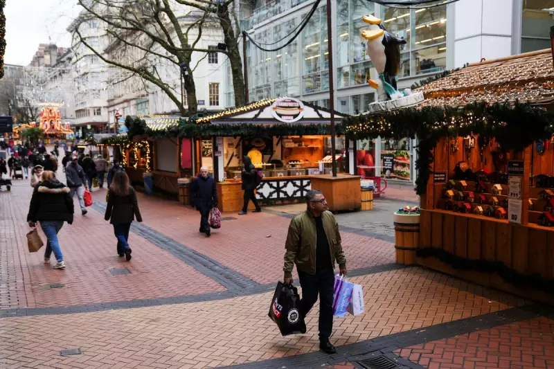 Christmas Eve Footfall Rises 2.4% as Shoppers Flock for Last-Minute Gifts
