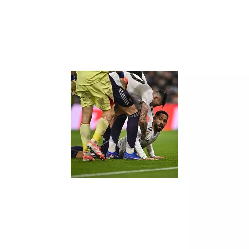 Gary Neville stunned by Matheus Cunha's 'inexcusable' miss in Man Utd's Aston Villa defeat