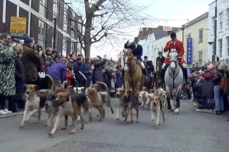 Hundreds Defy Packham and Council to Attend Boxing Day Hunt in Tiverton